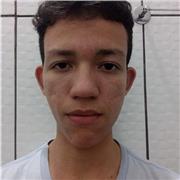 Professor de informática ensina informática para crianças, jovens e adultos